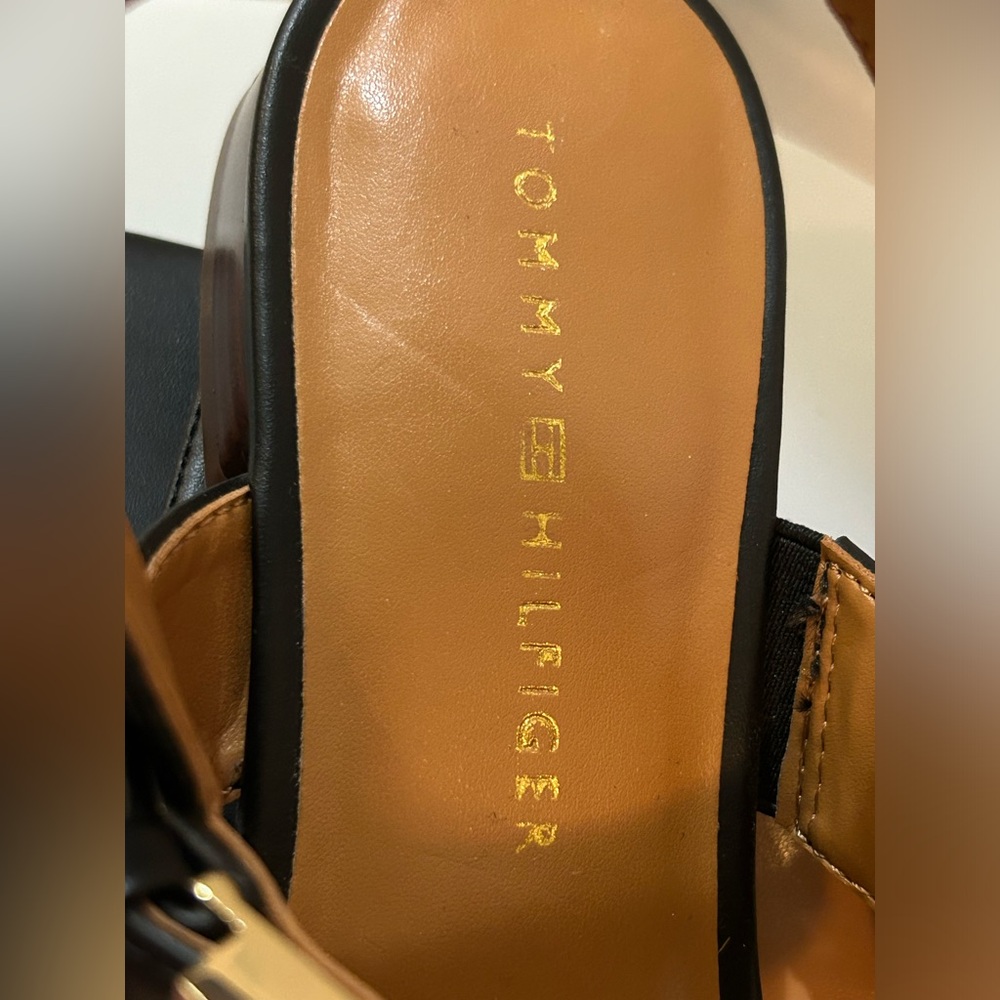 Tommy Hilfiger - Black Sandals with Gold Buckle - Picture 10 of 11